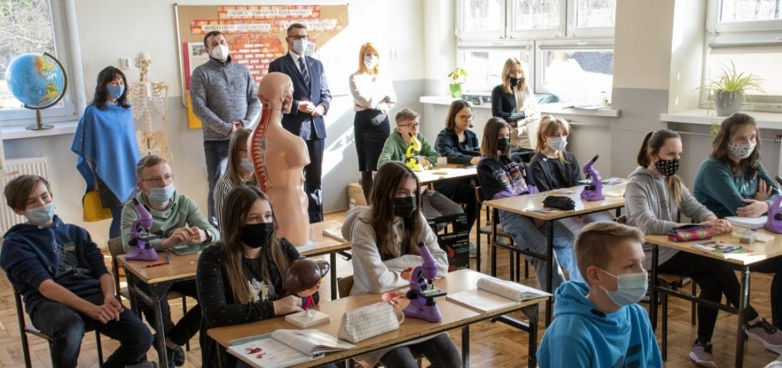 Nowe oblicze Szkoły Podstawowej w Zawadzie. Modernizacja i inwestycje