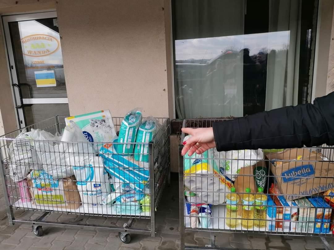 Dobczyce. Punkt zbiórki darów dla uchodźców z Ukrainy