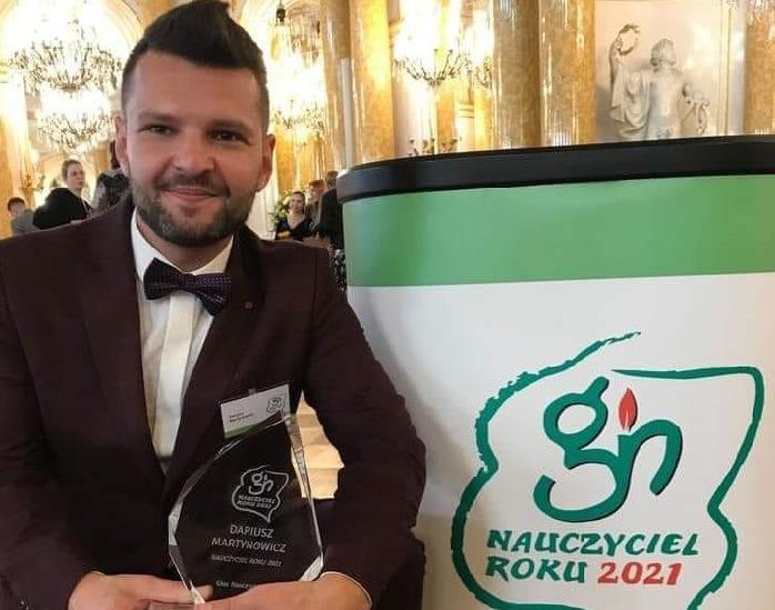 Dariusz Martynowicz polonista z Małopolskiej Szkoły Gościnności w Myślenicach z tytułem Nauczyciel Roku