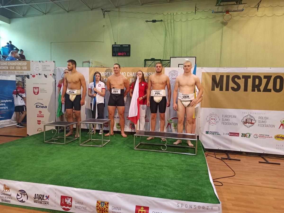 Jan Mastela na podium Mistrzostw Europy w Sumo