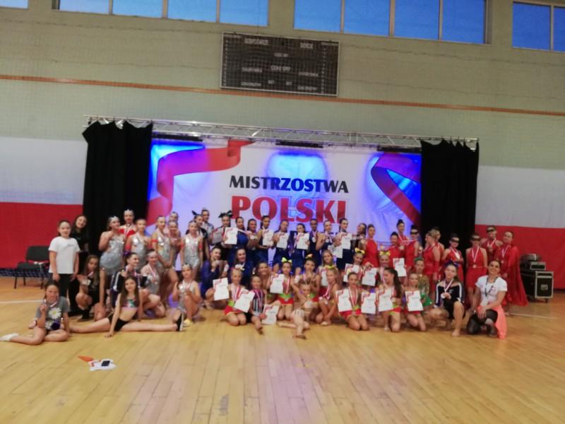 Mistrzostwa Polski Mażoretek Wschowa 2021. Worek z medalami dla  Klubu Lady Fitness