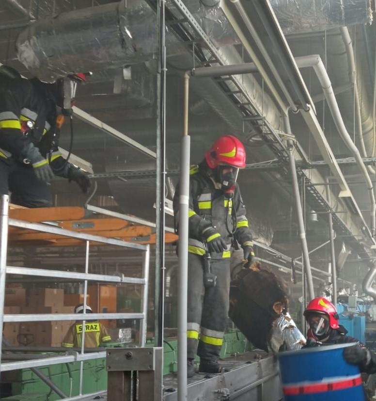 Pożar hali produkcyjnej firmy 