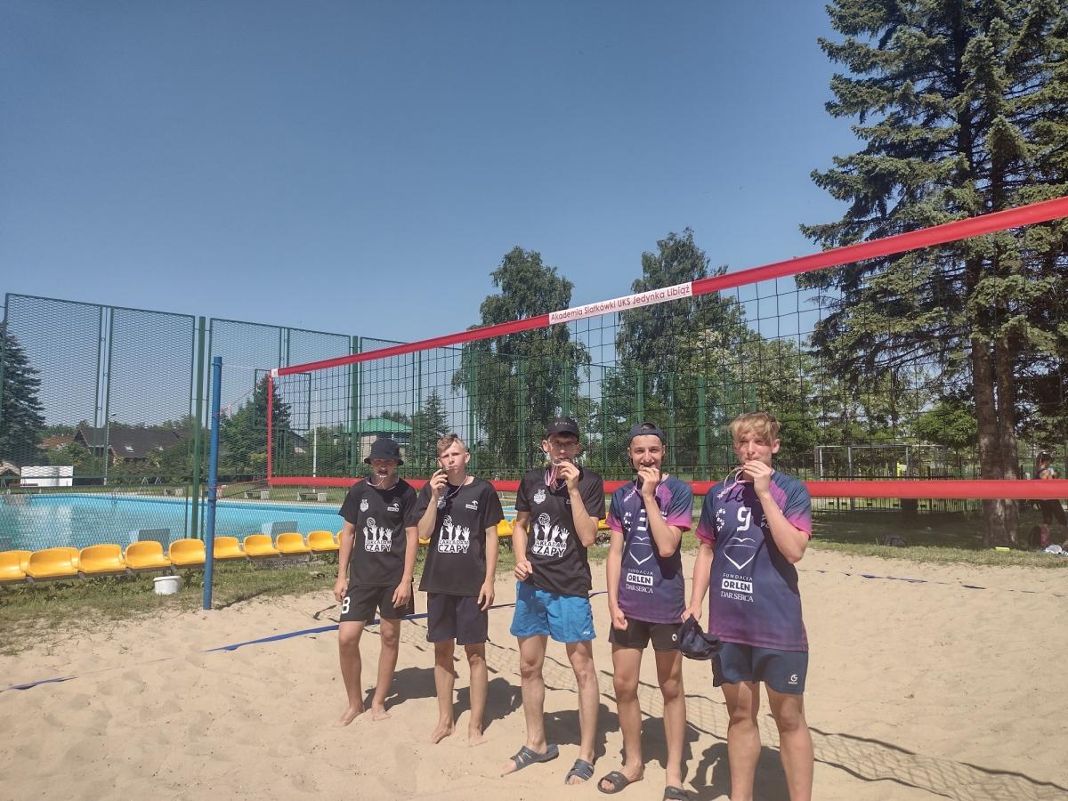 AMS Pcim wicemistrzami i brązowym medalistami Mistrzostw Małopolski w siatkówce plażowej w kategorii młodzik