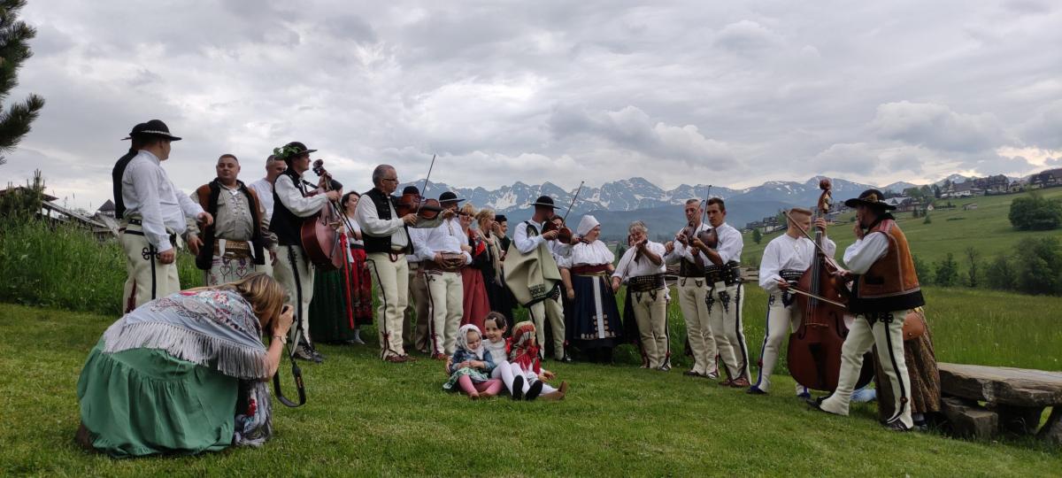 Smyczkowa Muzyka na Dachu Świata prosto z Podhala