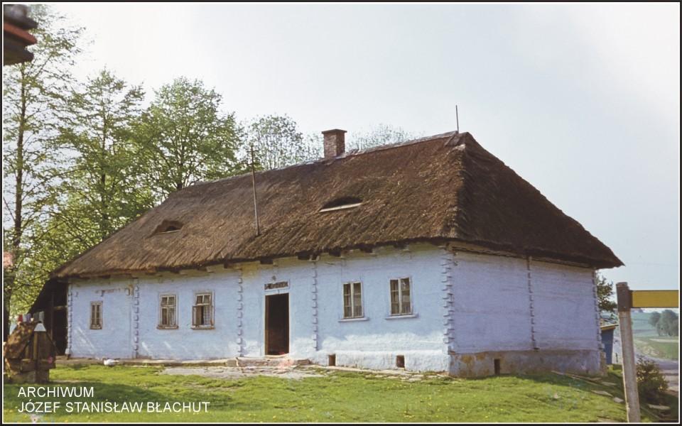 Perły Ziemi Myślenickiej. Krzyszkowice niebieski dom przy zakopiance z 1890 roku