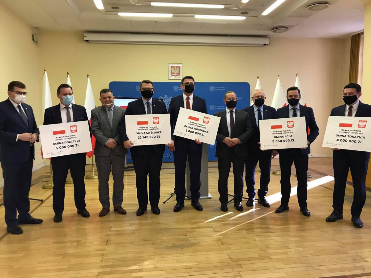 Promesy w dłoniach, teraz czas na rozpoczęcie inwestycji