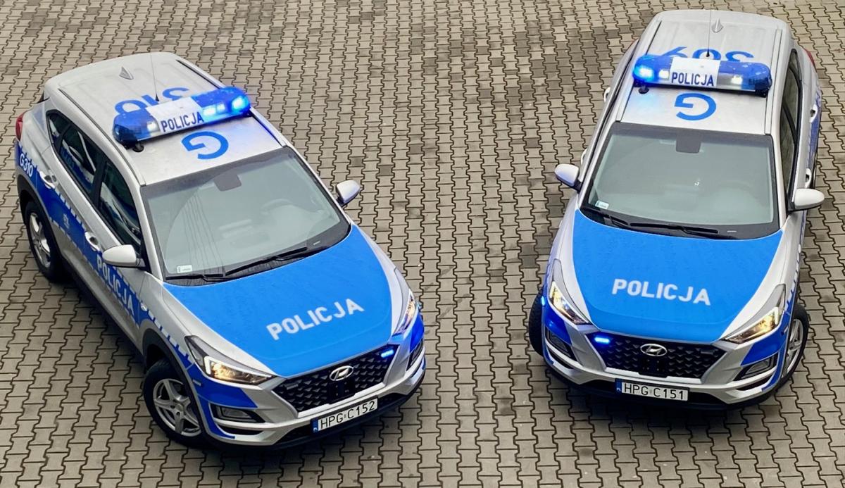 Myśleniccy policjanci otrzymali nowe radiowozy. Zakup wsparły samorządy.