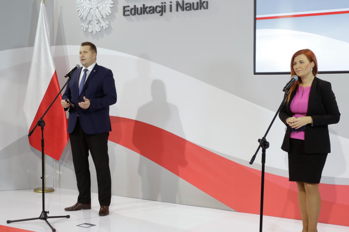 Rządowe wsparcie nauczycieli. 500 zł na akcesoria komputerowe
