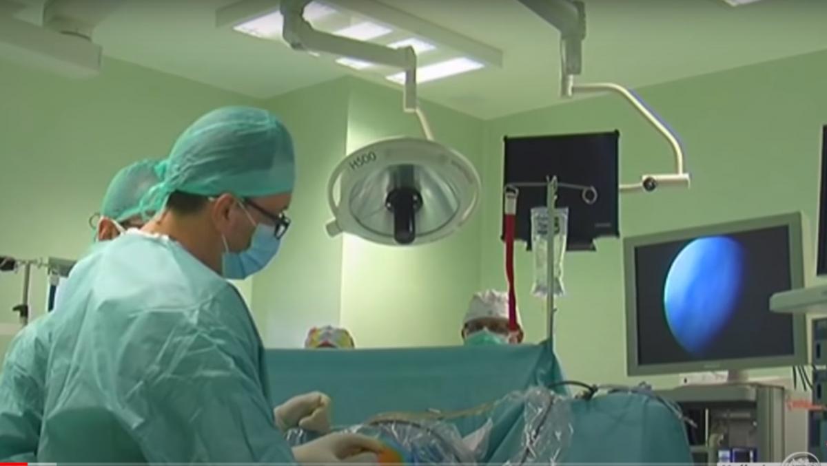 Szpital Myślenice. Zabieg operacyjny, rekonstrukcji więzadła krzyżowego przedniego-materiał archiwalny