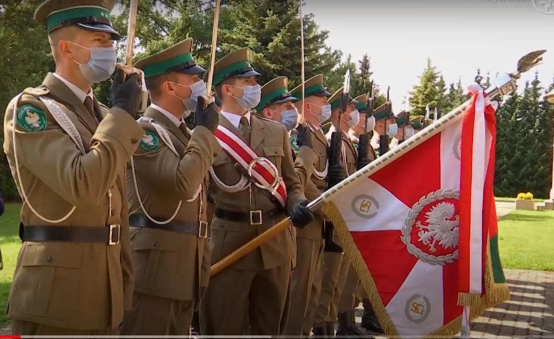 Skomielna Biała. Odsłonięcie tablicy upamiętniającej ofiary zbrodni katyńskiej