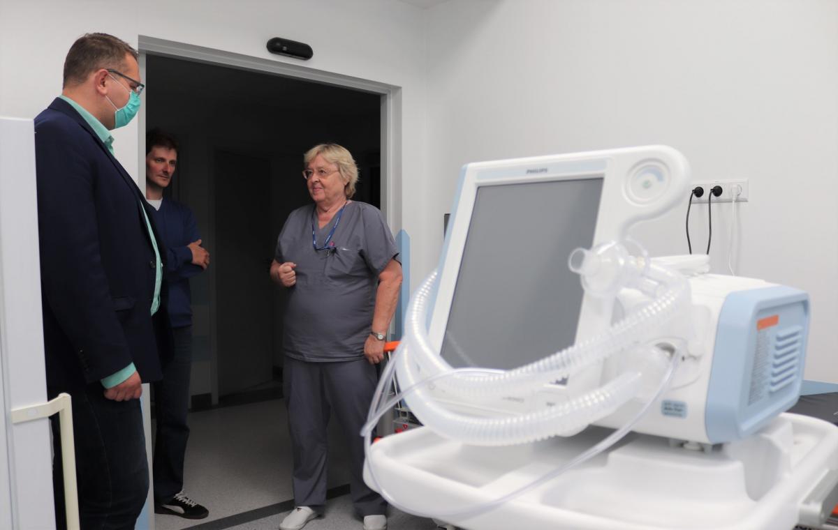 Gmina Myślenice przekazała dwa respiratory szpitalowi