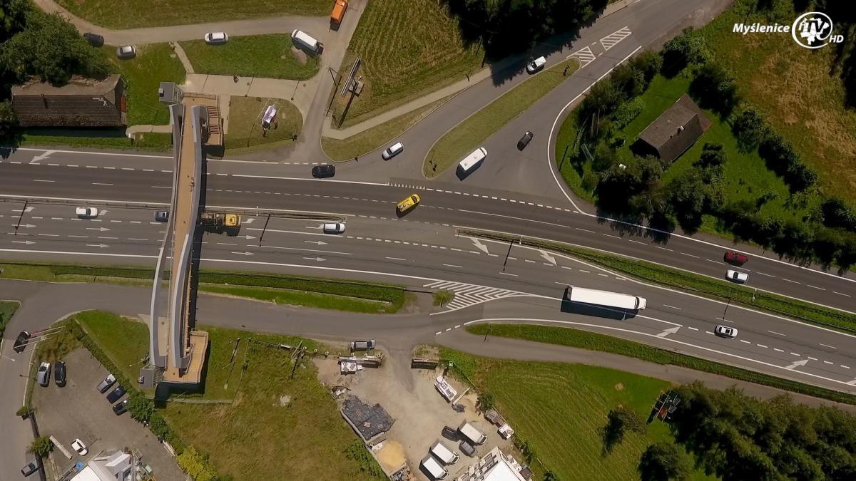 Minister Adamczyk podpisał program inwestycji budowy węzła w Jaworniku na DK7