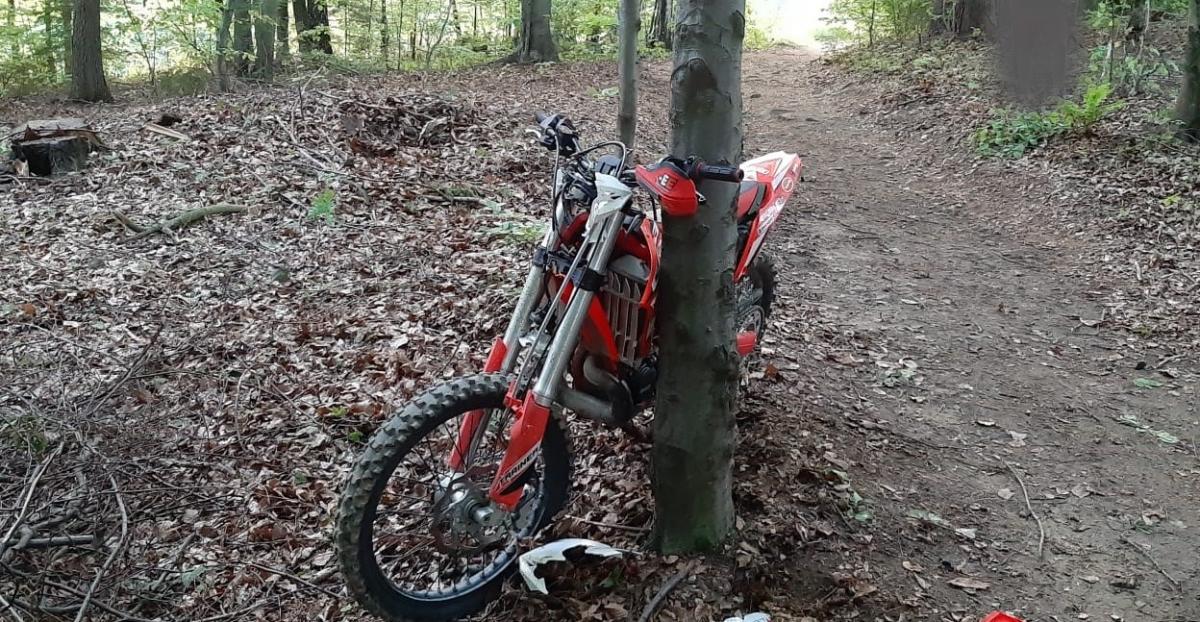 Tokarnia. Wypadek w lesie. Zginął 24-letni mężczyzna