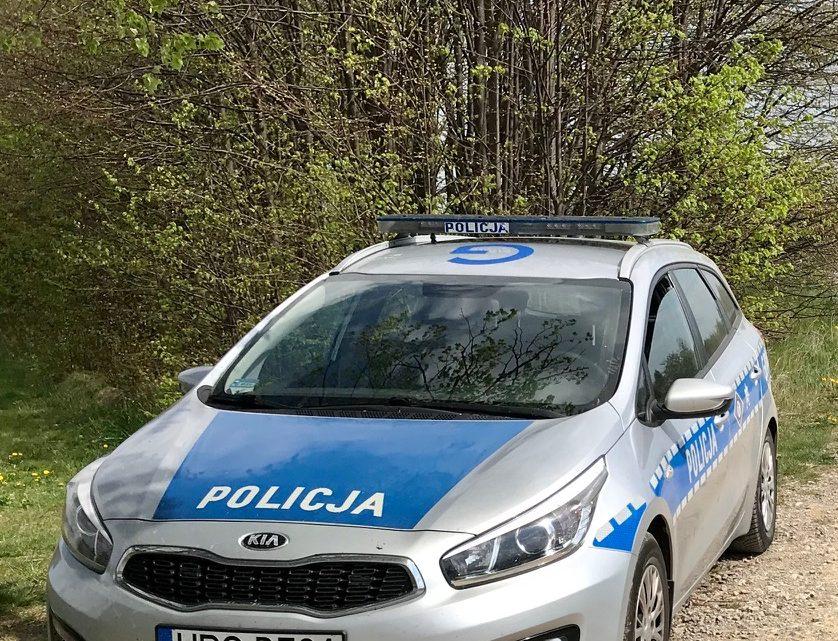 Stróża. Akcję gaśniczą rozpoczęli policjanci, dokończyli strażacy