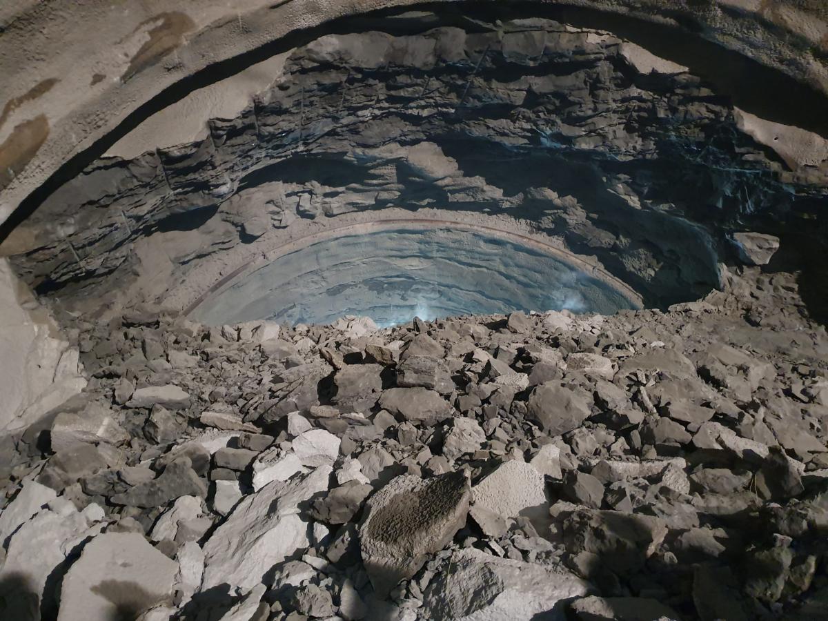 Zakopianka. Lewy tunel, w ciągu S7 Naprawa – Skomielna Biała przebity