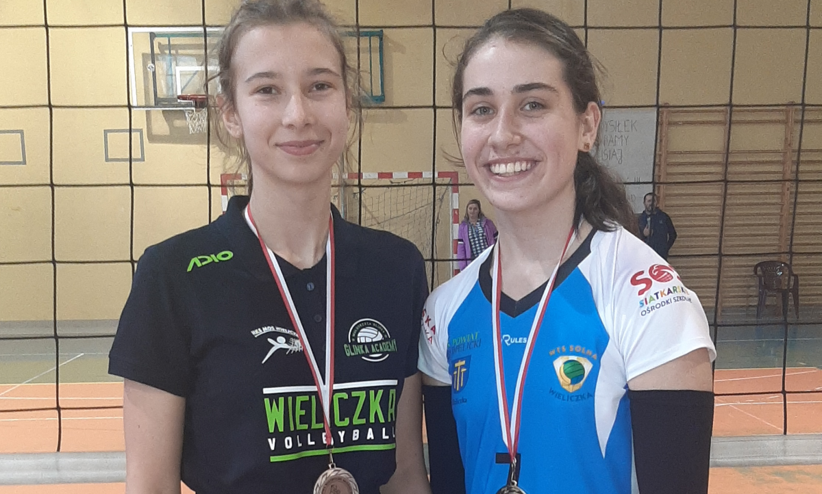 Siatkarki z AMS Pcim medalistkami Mistrzostw Małopolski U-15!