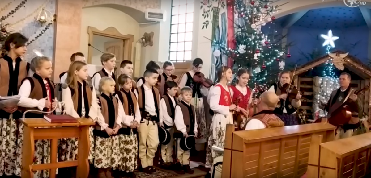 Tak kolędował Regionalny Zespół Cyrniawa z Krzeczowa