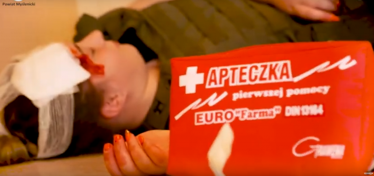 Szkoła Młodych Ratowników-edukuje i pomaga !