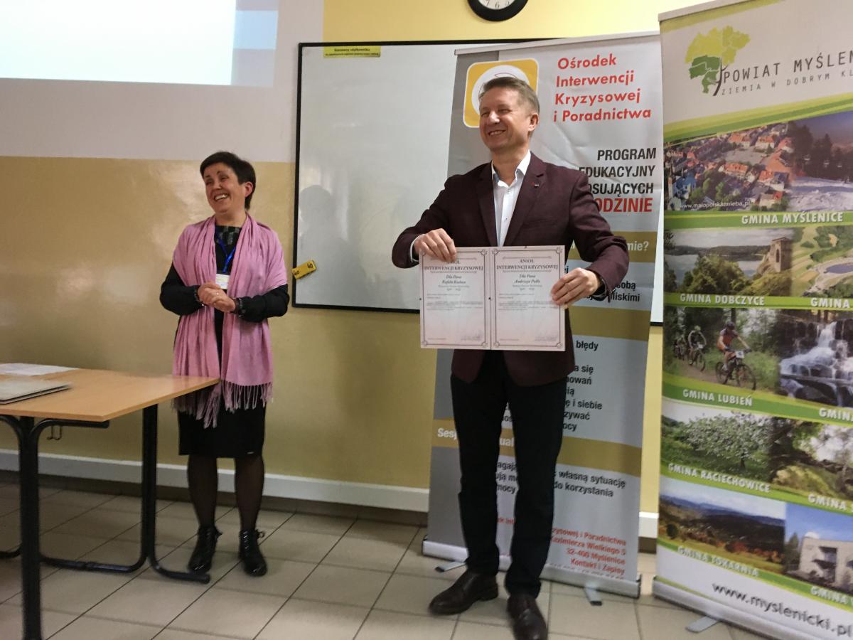 Interwencja Kryzysowa - bezpieczeństwo i edukacja w systemie przeciwdziałania przemocy domowej