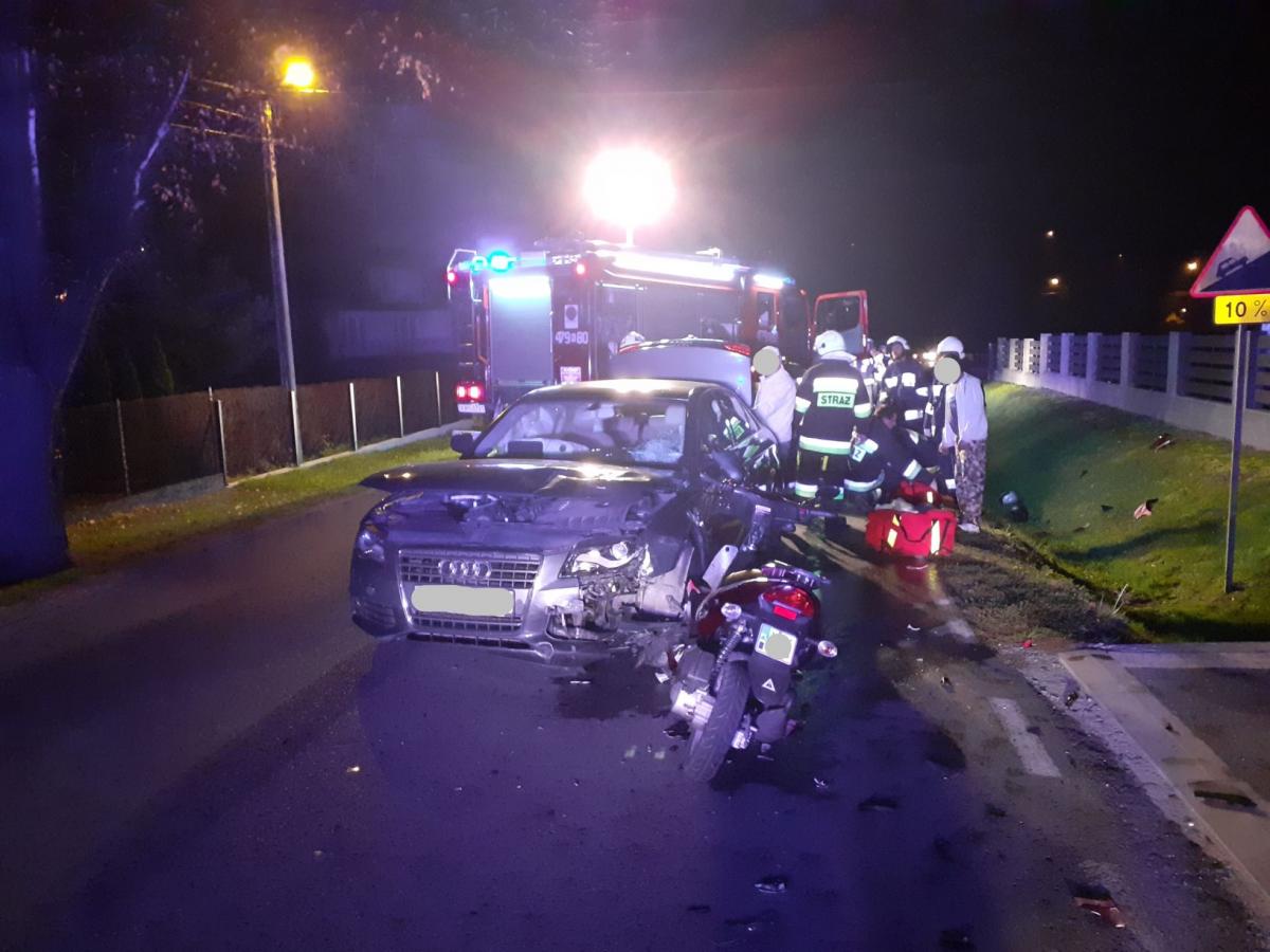 Zasań. Zderzenie samochodu z motorowerem. Na miejscu śmigłowiec LPR