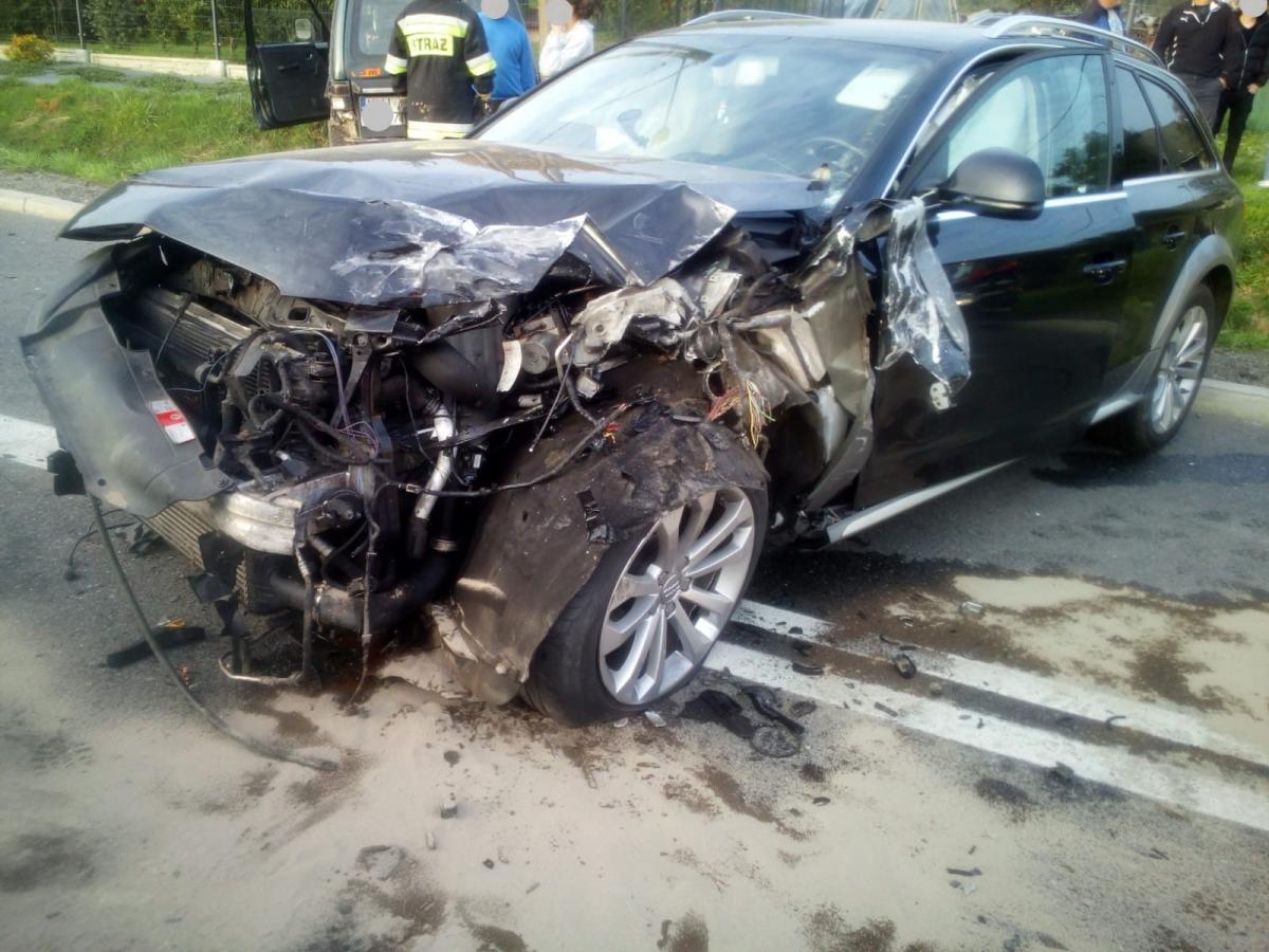 Sieraków. Zderzenie 3 pojazdów. Poszkodowanych 5 osób