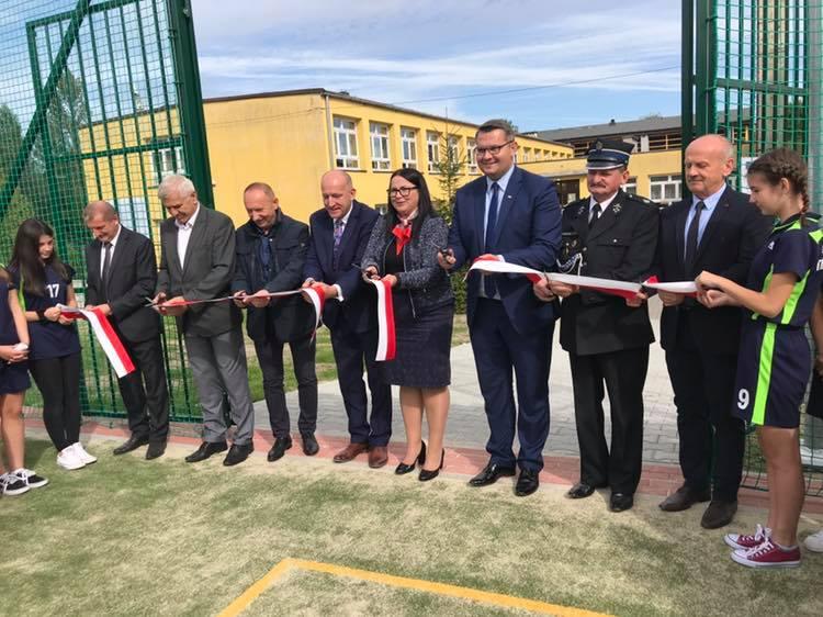 Trzemeśnia. Nowe wielofunkcyjne boisko sportowe oddane do użytku
