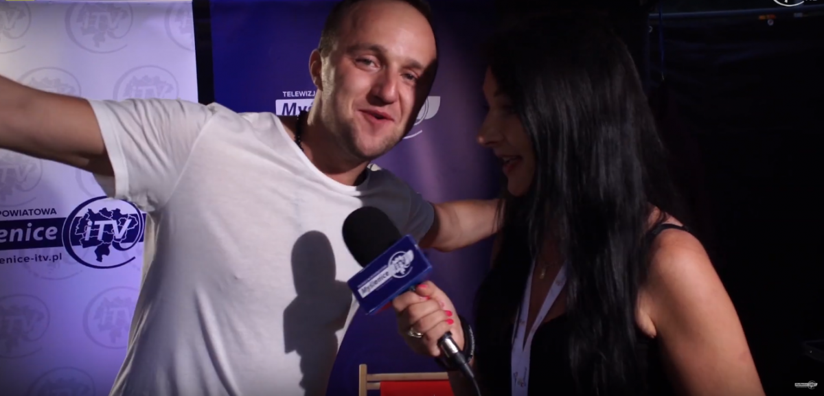 Mateusz Mijal na sobotniej scenie Myślenickiego Festiwalu Lata