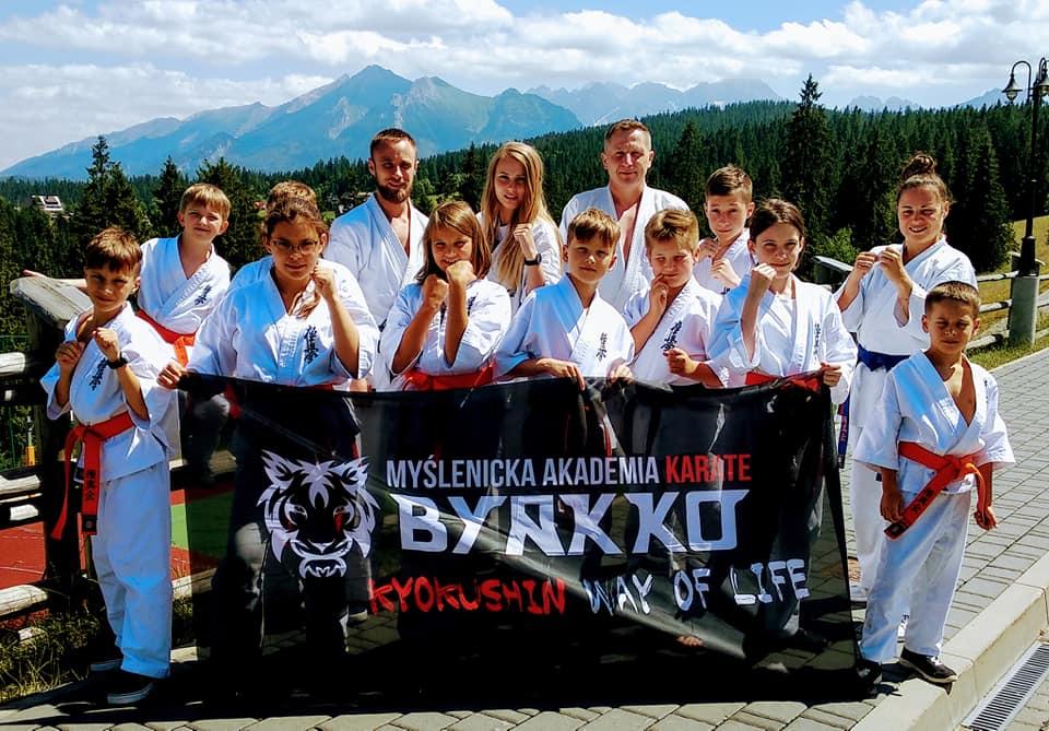 Karatecy z Myślenic na letnim obozie