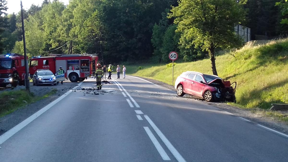 Pożary, wypadki a nawet paralotniarz na drzewie- taki weekend mieli strażacy