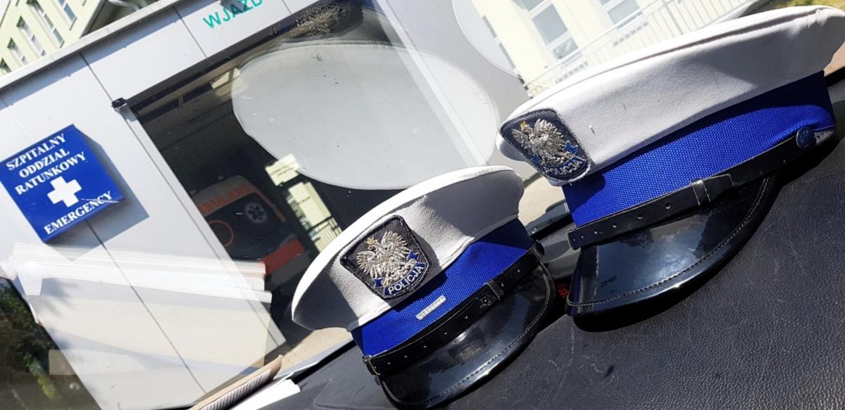 Policjanci eskortowali ciężarną kobietę do szpitala w Myślenicach
