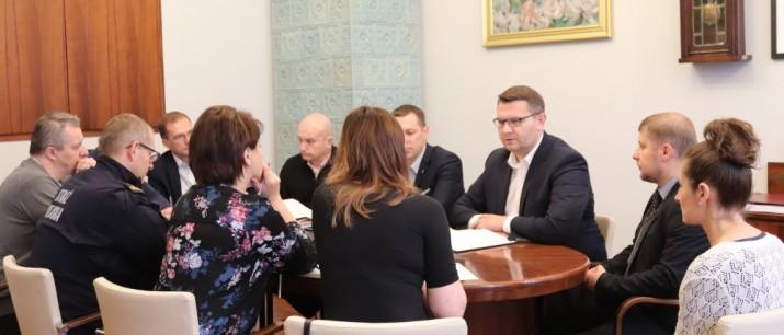 Zwołano Gminny Zespół Zarządzania Kryzysowego w związku z wprowadzeniem pogotowania alarmowego