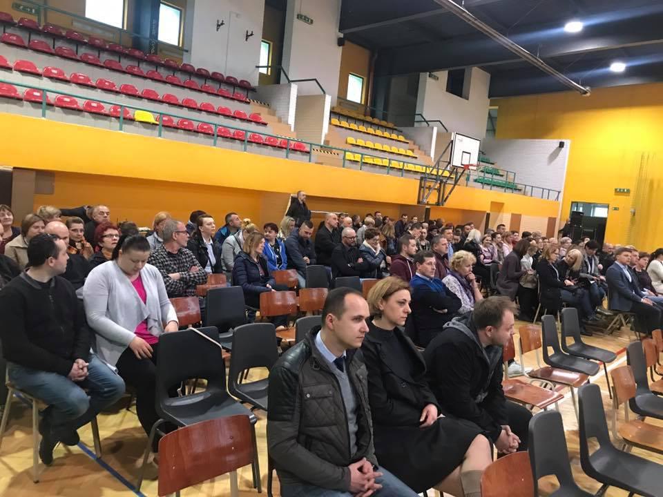 Spór o Szkołę Podstawową nr 2 w Sułkowicach. Rodzice: 