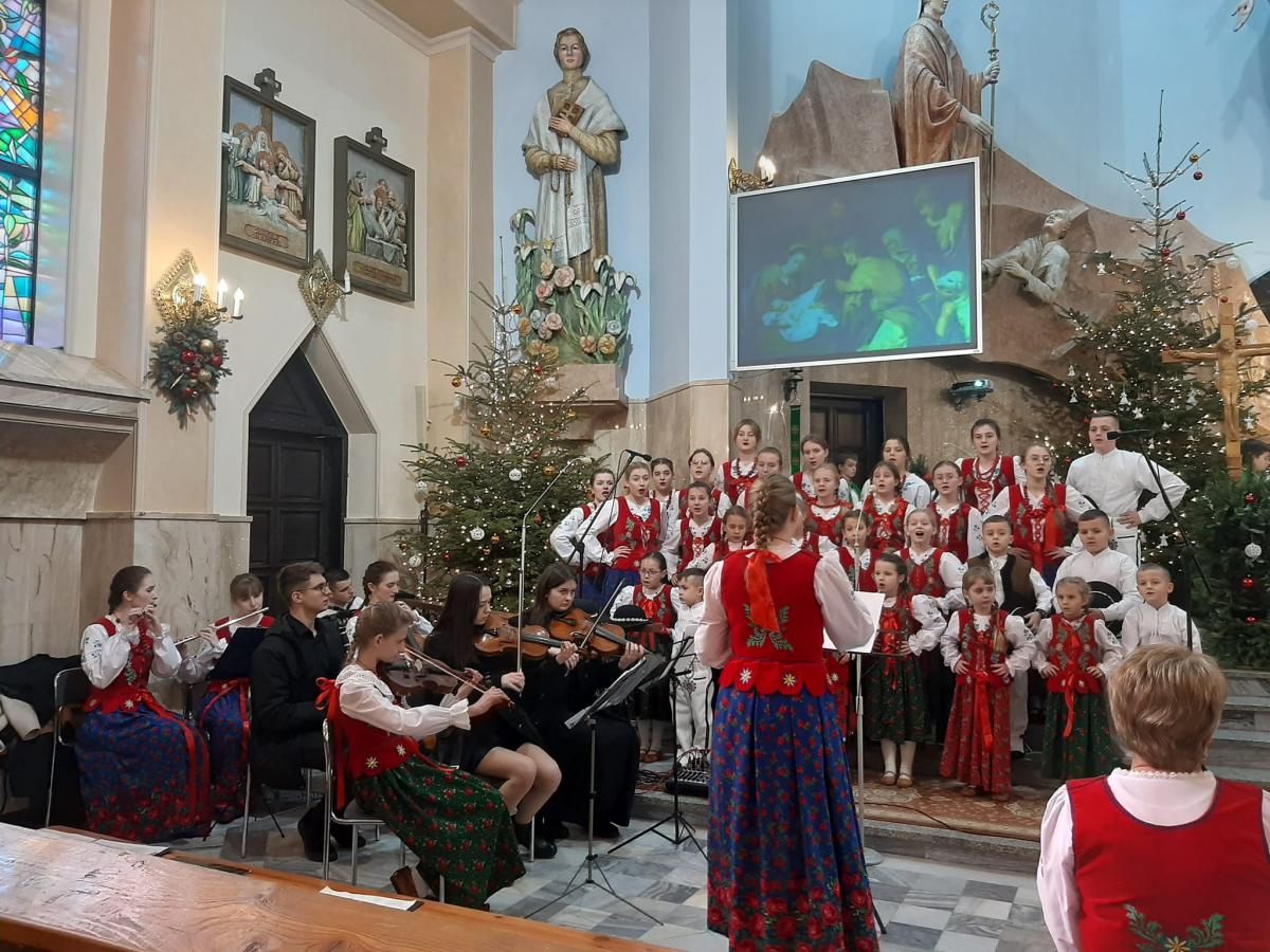 Retransmisja koncertu kolęd zespołu  Mali Krzczonowianie