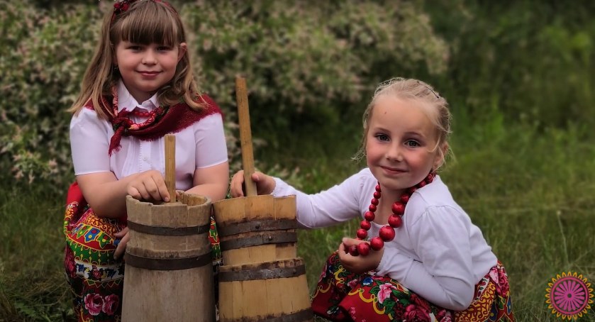  Koło Gospodyń Wiejskich w Raciechowicach kilka lat temu się reaktywowało i dba o spuściznę swoich poprzedniczek 