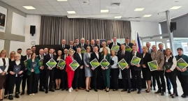 Siepraw. Rządowy Fundusz Rozwoju Dróg- wojewoda podpisał umowy z samorządami 