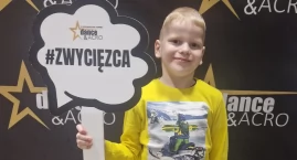 Gmina Raciechowice. Kubuś choruje na dystrofię mięśniową Emery’ego-Dreifussa – chorobę, która stopniowo odbiera mu siłę mięśni. Kubuś walczy o dzieciństwo – pomóż nam dać mu szansę!