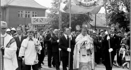 Perły Myślenic. Boże Ciało 1981 rok, procesja do czt&hellip;