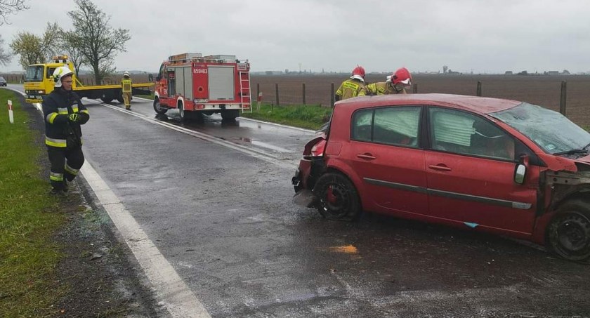 Wypadek osobówki na DK15 w Gulczewie (zdjęcia) 