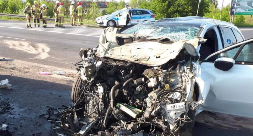 Kolejny poważny wypadek koło Watisu! 4 osoby ranne, jedna w stanie ciężkim (zdjęcia) 