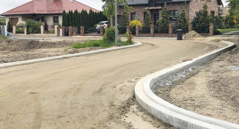 Trwają prace na kilku drogach we Wrześni 