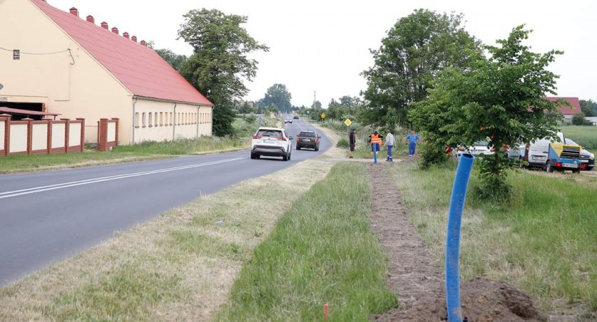 Nowe latarnie pojawią się przy kolejnych drogach 