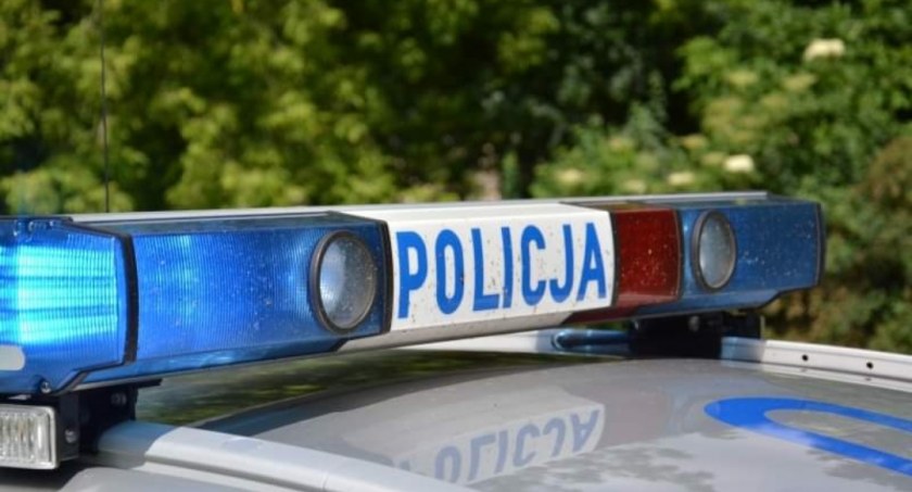 Rowerowa kolizja na ścieżce. Sprawca jechał i rozmawiał przez komorkę