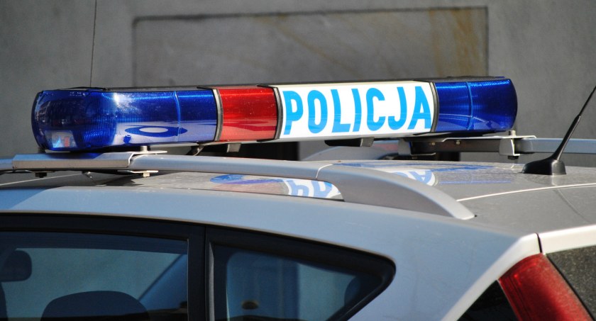 Osobówka nie ustąpiła pierwszeństwa. Rowerzysta trafił do szpitala