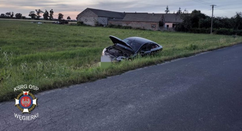 Wypadek osobówek w Stanisławowie. Mandat dla 25-latka (zdjęcia) 