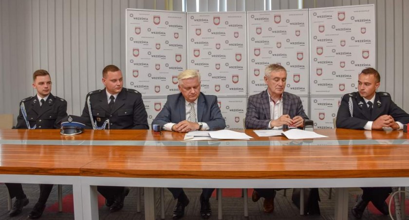 Będą dwa nowe wozy strażackie. Umowy podpisane (zdjęcia) 