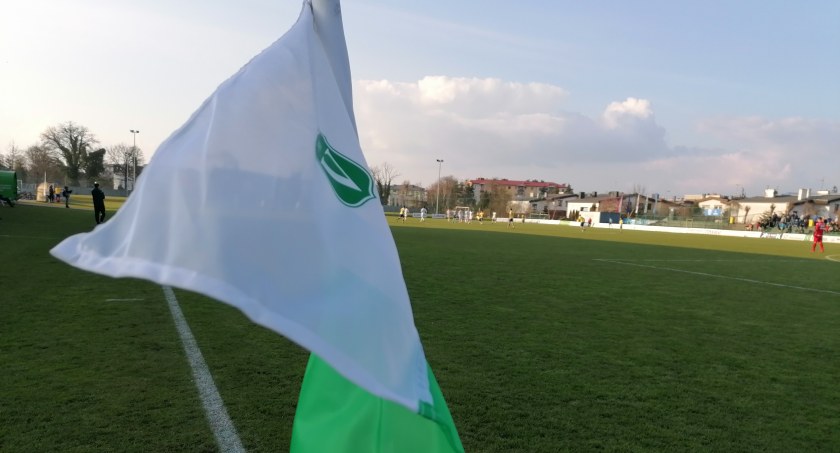 Drugi mecz i druga porażka. Victoria kończyła w dziesiątkę 