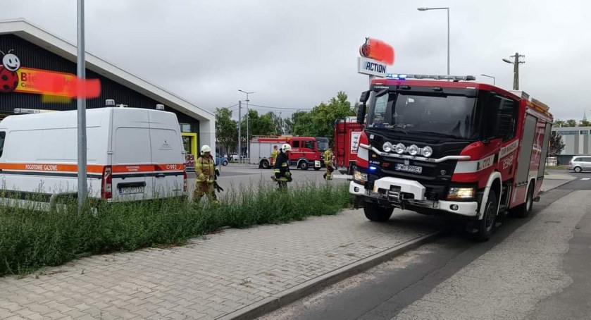 Akcja straży i pogotowia gazowego we wrzesińskim markecie (zdjęcia) 
