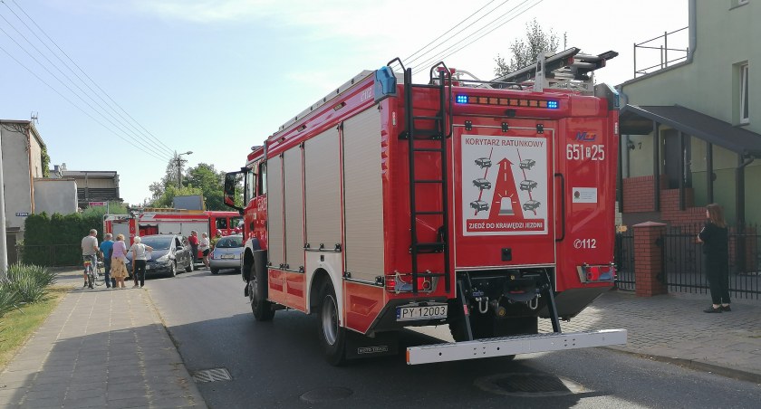 Wypadek dwóch osobówek na Lipówce. Kobieta trafiła do szpitala (zdjęcia) 