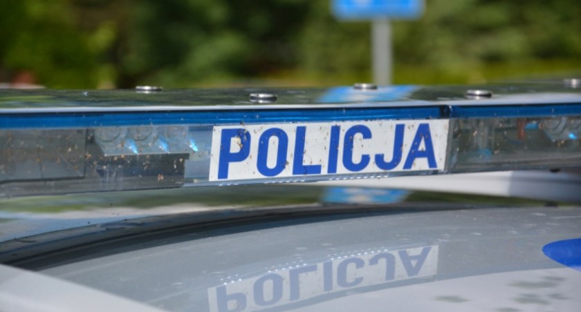 Zderzenie ciągnika rolniczego z BMW w Nowej Wsi Królewskiej 