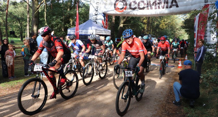 MTB Nekla: Ponad 100 zawodników ścigało się na leśnych duktach Nekielki (GALERIA) 